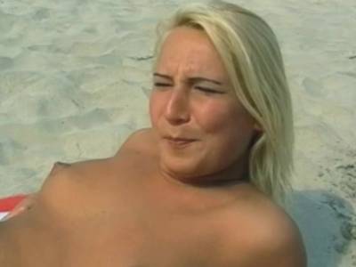 Hot Blonde in Holiday Sex Tape